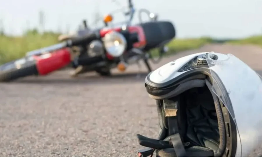 Por qué caducan los cascos de moto.