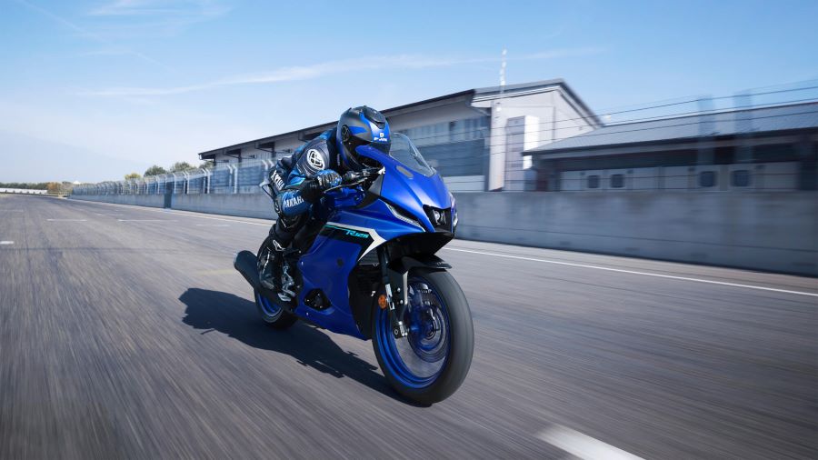 Yamaha R125 2025: más tecnológica, radical y conectada