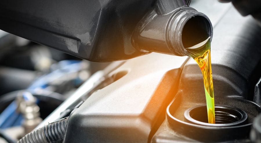 aceite de auto en una moto