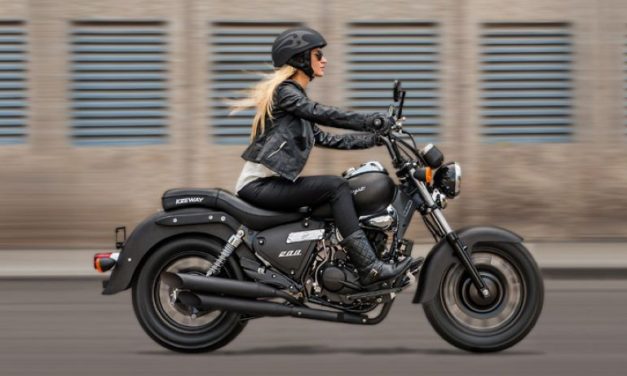 ¿Cuál es el rendimiento real de la Keeway Superlight 200?