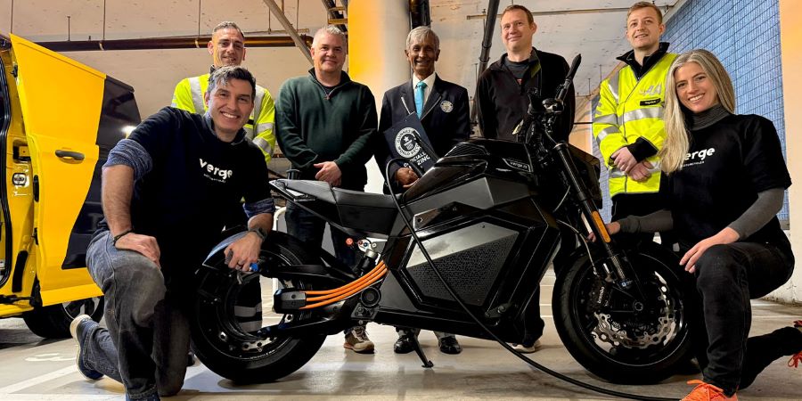 ¿Cuál es la moto eléctrica con más autonomía urbana?