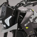 Motos de 125 cc: A la espera las Benelli BKX 125 y BKX 125 S Parte frontal izquierda de una Benelli BKX 125 S gris