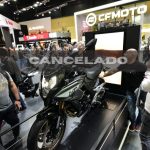 No habrá Salón Moto 2025: la industria argentina en pausa Foto archivo del Salón Moto Argentina con una franja central que dice: cancelado