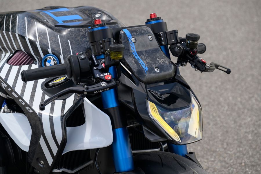 El frontal de una BMW R 1300 R TITAN