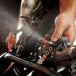 Cómo arreglar una moto que se ahoga | Diagnosticar y solucionar Reparando el sistema de inyección electrónica de una moto