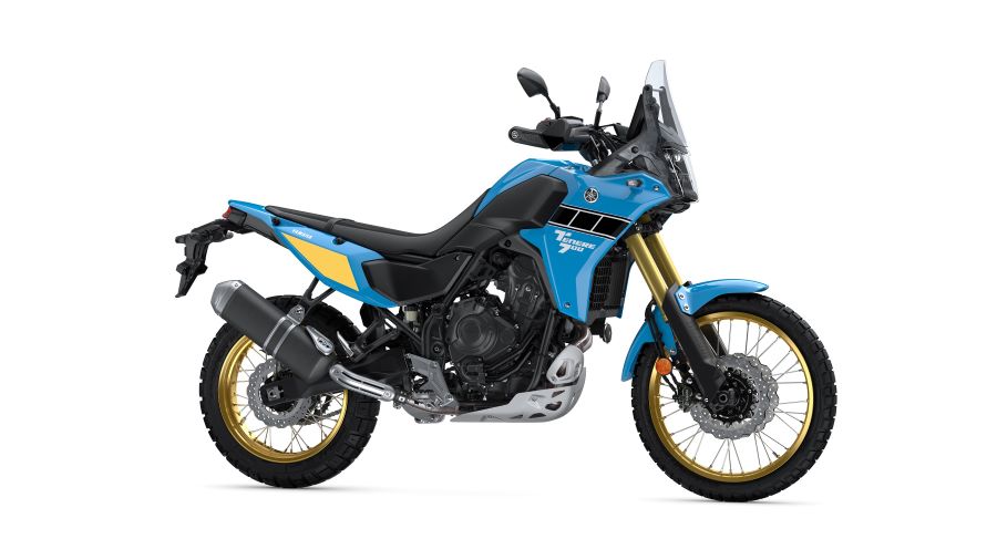 Uvista lateral de una Yamaha Ténéré 700 2025 celeste con detalles amarillos