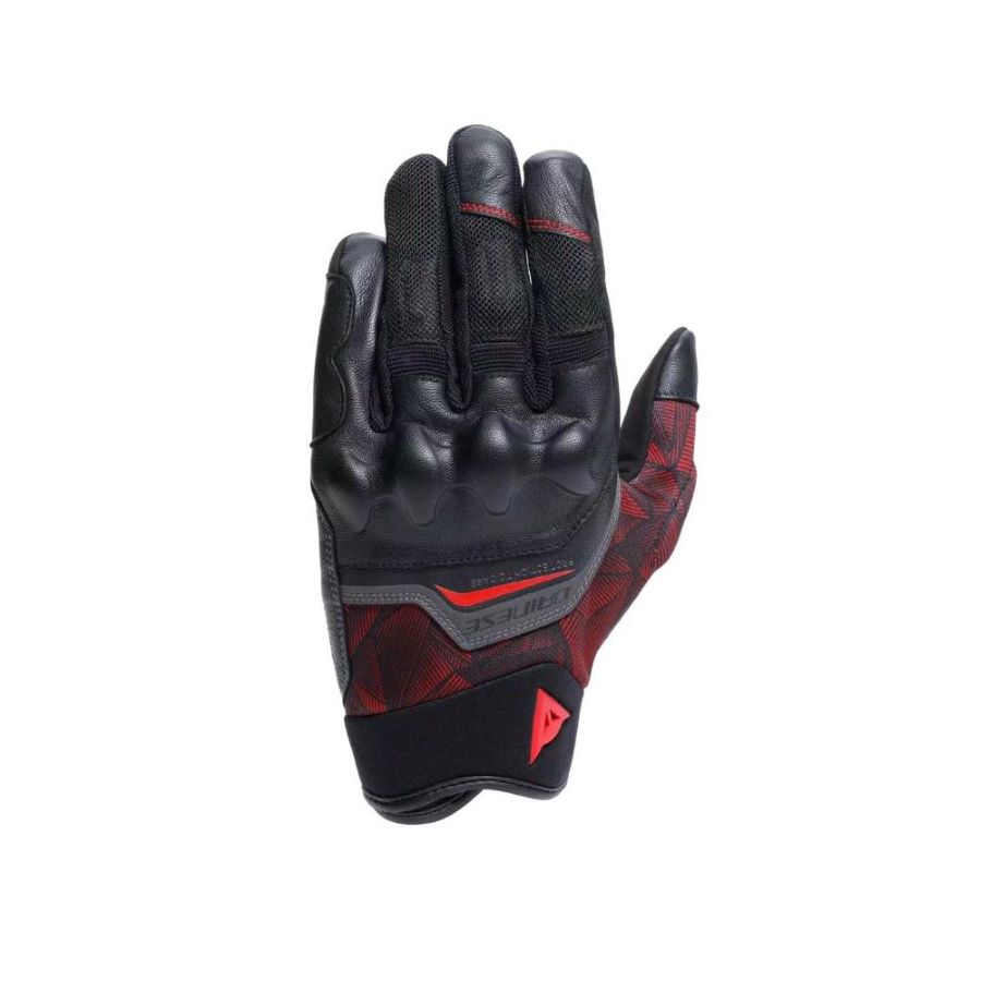 Un guante de moto de verano Dainese Ermex en rojo y negro