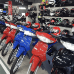 Local de venta de motos nuevas y accesorios