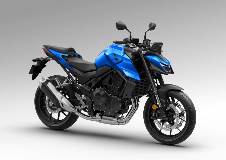 Lateral derecho de una Honda CB750 Hornet 2025 azul