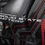 Baterías en estado sólido: Ducati eleva el estándar deportivo En el carenado de una Ducati V21L se aprecia la leyenda: batería en estado sólido