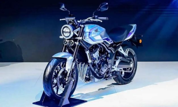 Honda CB500 Super Four: potencia y estilo en cuatro cilindros