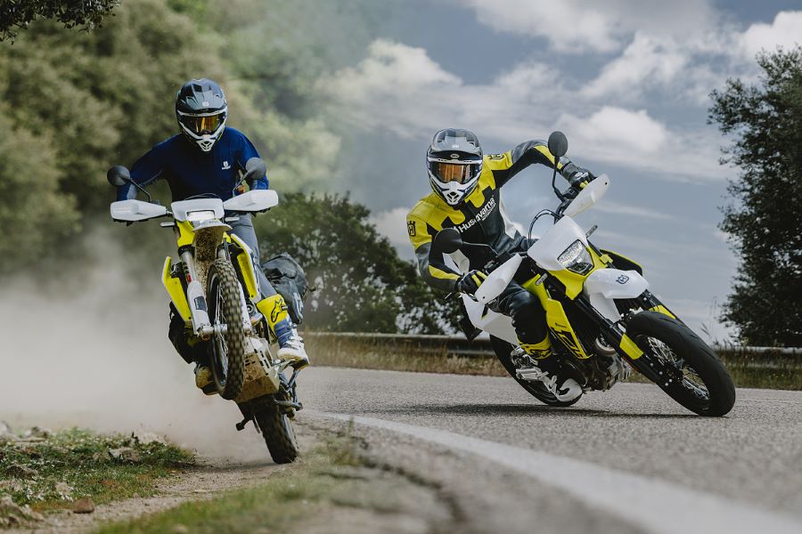 Husqvarna 701 Enduro vs. 701 Supermoto: comparativa 2026