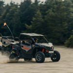 dos CFMOTO-ZFORCE-950-SPORT en acción en la arena