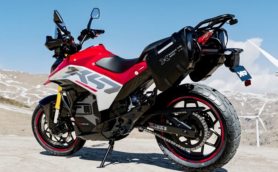 Ultraviolette X-47 Crossover: primera eléctrica con radar integrado Vista lateral izquierda de una moto Ultraviolette X47 Crossover roja