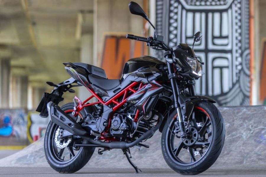 La Benelli BN 125 es una naked que conquista por su equilibrio