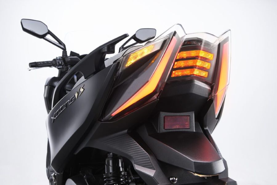 Luces traseras de un scooter Kymco Xciting VS 400 2025