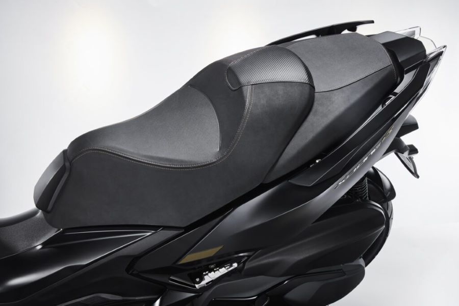Asiento de un scooter Kymco Xciting VS 400 2025