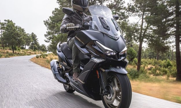 KYMCO Xciting VS 400: el megascooter más avanzado en 20 años
