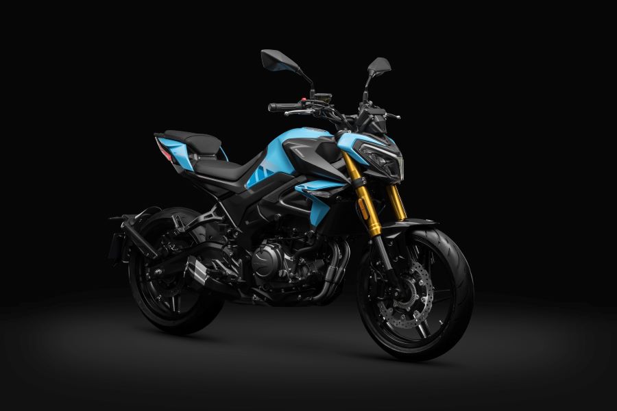 Morbidelli F352, una streetfighter urbana emocional Vista lateral derecha de una moto Morbidelli F352 celeste