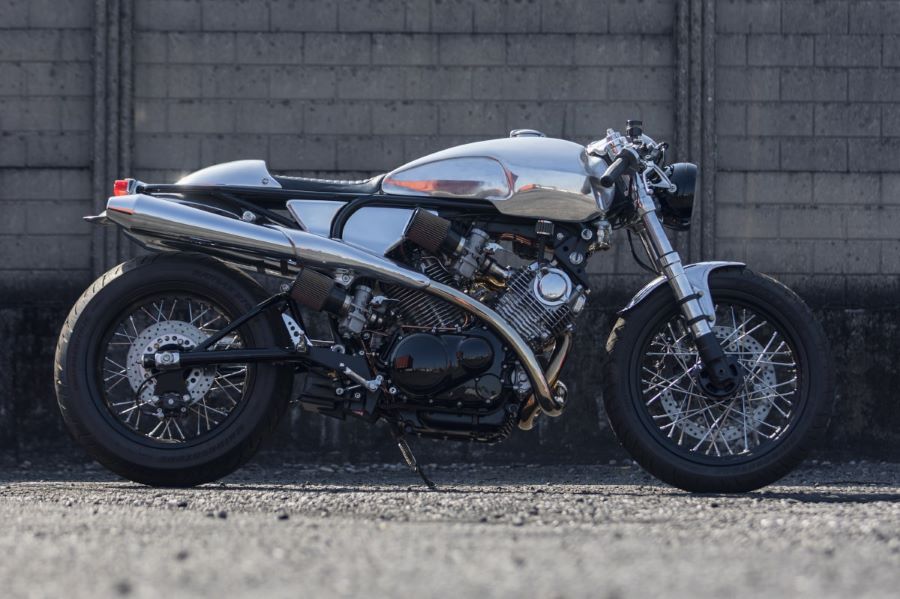 Yamaha TR1 Silver Arrow, belleza metálica sin pintura