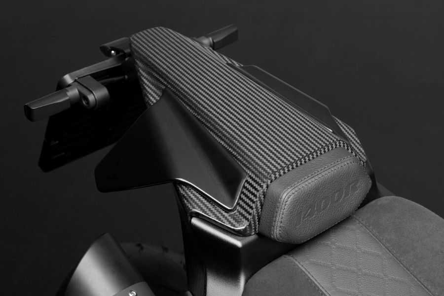 Máxima adrenalina con la nueva BRABUS 1400 R Signature Asiento y colín de la BRABUS 1400 R Signature Edition