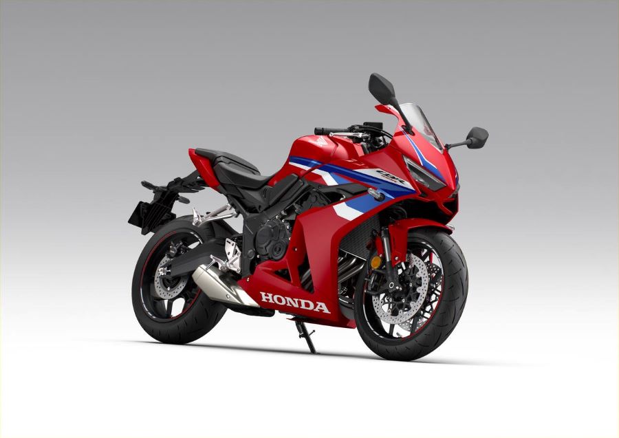 CBR650R: se renueva la deportiva media más deseada de Honda Vista lateral derecha de una Honda CBR650R 2026 roja