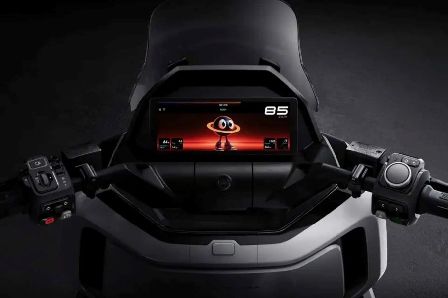 NIU Concept 06 rompe filas con copiloto IA, potencia y lujo El tablero digital del prototipo NIU Concept 06