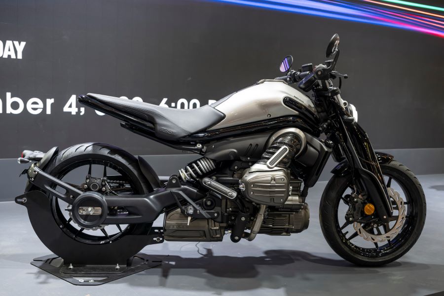 Benda P51, la híbrida que cambia la lógica de las 250 cc El concept Benda P51 gris metalizao presentado en el Eicma 2025