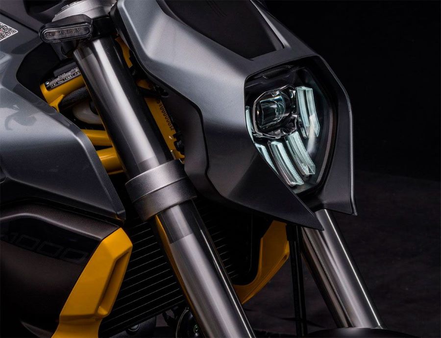 Faro lLED de una Cyclone RA 1000