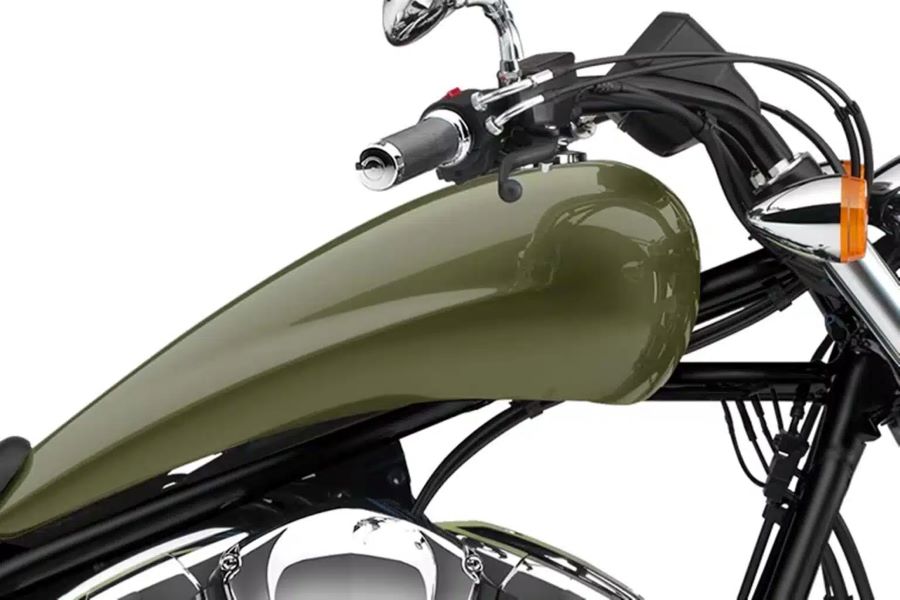 Tanque combustible de una moto Honda Fury 2026 verde