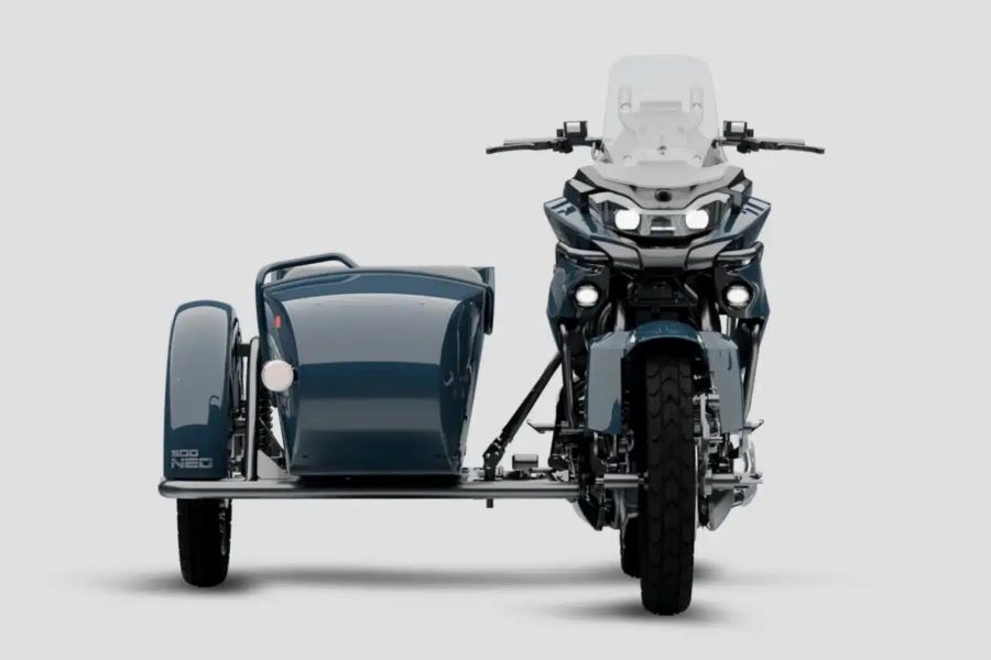 Ural Neo: el renacimiento que la marca ya no podía postergar Una moto con sidecar Ural Neo vista de frente