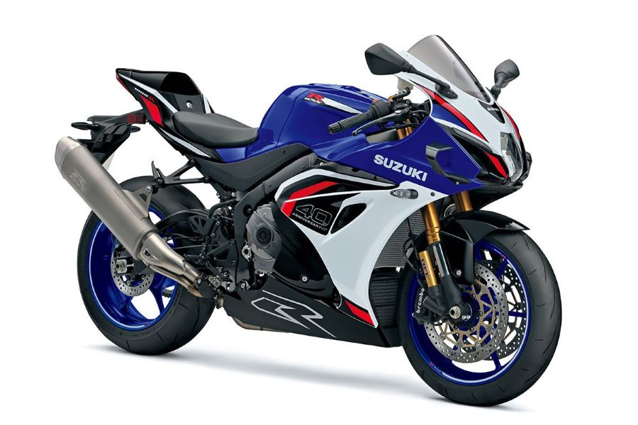 GSX-R1000 2026: la superbike que se negó a desaparecer Vista lateral deracha de una moto Suzuki GSX-R 1000 2026 azul