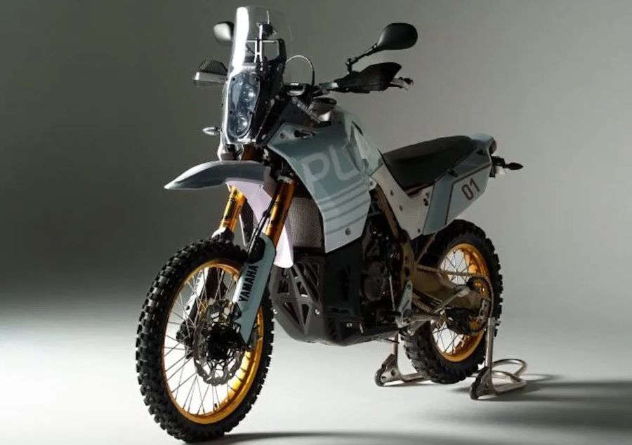 Una foto de estudio de una Yamaha Tenere Pura 01 de Ramón Forcada