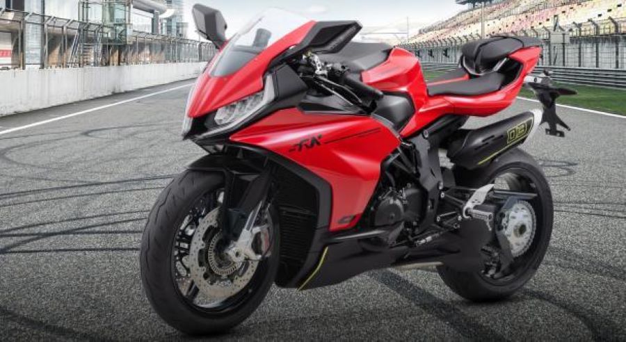 Una moto QJMotor SRK 1051RR roja dispuesta sobre una pista