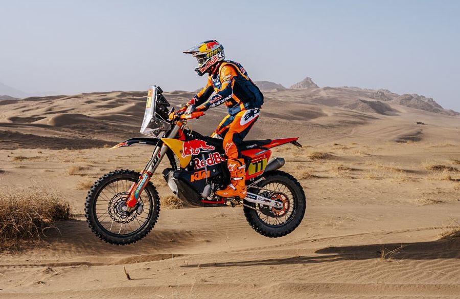 Luciano Benavides sentenció el Dakar 2026 por dos segundos La moto KTM número 77 de Luciano Benavidesen el Dakar 2026