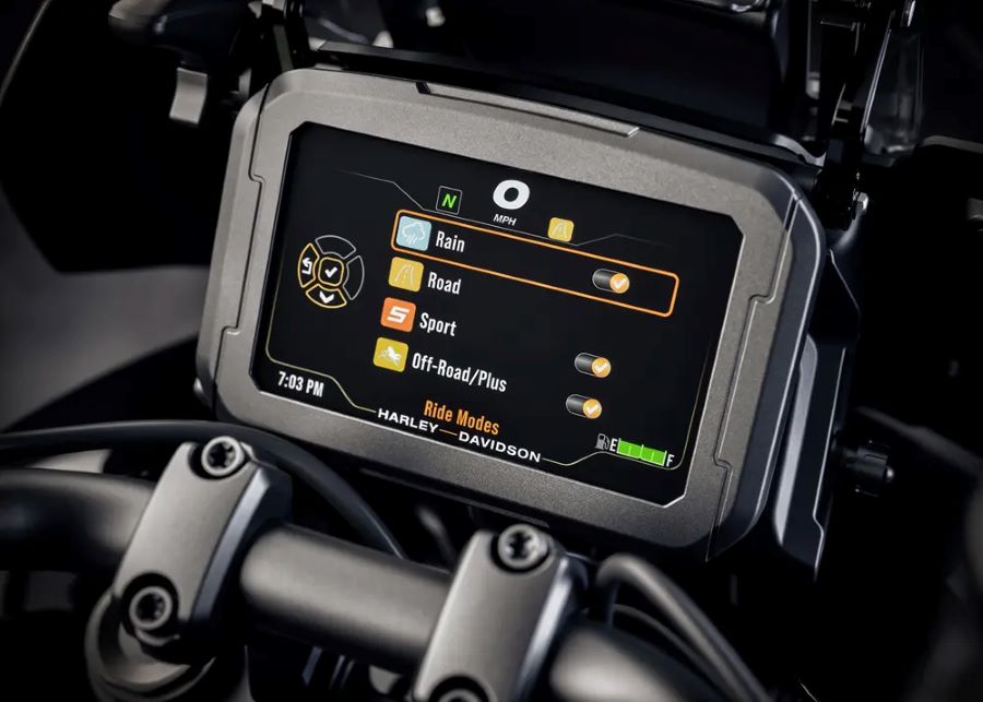 La pantalla digital de una Harley-Davidson Pan America 1250 Limited