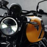 La Trident 660 crece: más motor, chasis y tecnología avanzada Primer plano delantero de una moto Triumph Trident 660 2026 amarilla