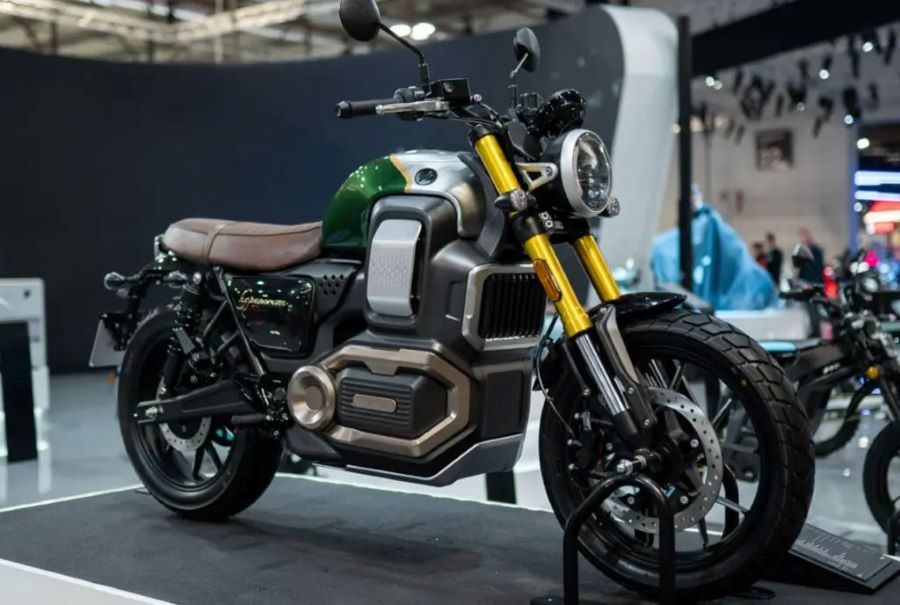 La moto elécrtrica Hyperscram de Ezi exhibida en el Eicma 2025