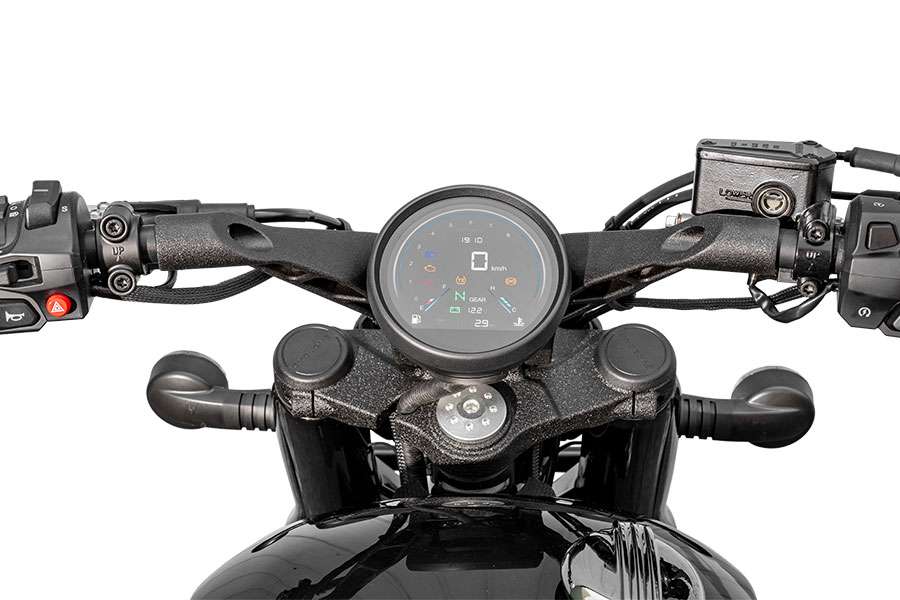 Pantalla LCD esférica de una moto Cyclone RA600