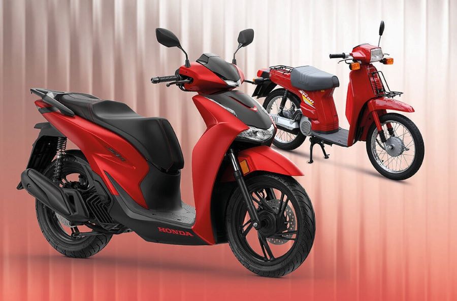Un scooter Honda SH125i 2026 junto a su referente de 2001