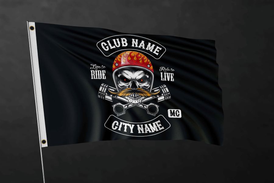 Una bandera negra con la típica insignia de un club de motos