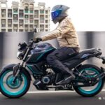 La Yamaha FZS-Fi Hybrid humilla rivales en autonomía Un usuario se desplaza en unna moto Yamaha FZS-Fi Hybrid por la ciudad