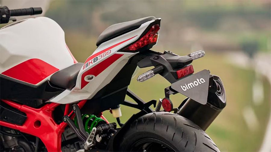Bimota KB399 y el regreso premium de las deportivas 400 La parte trasera de una moto Bimota KB399