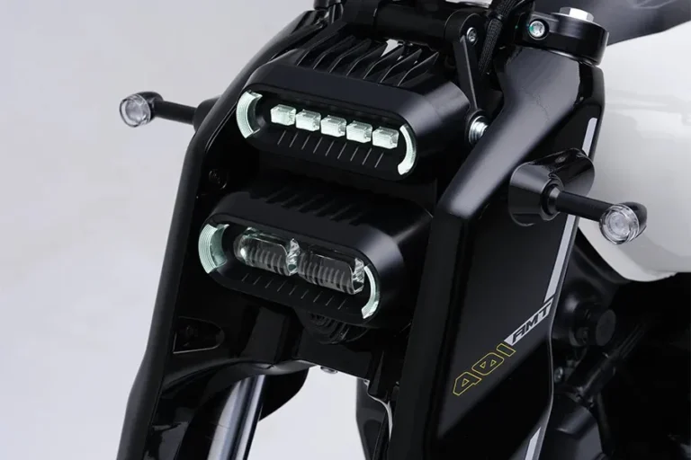 frontal de una moto Cyclone AQS401