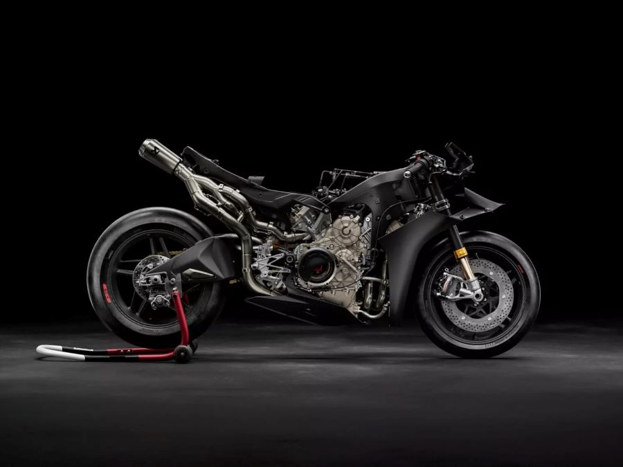 Superleggera V4 Centenario: cuando la calle deja de ser límite Vista de la carrocería de una moto Ducati Superleggera V4 Centenario sin carenado