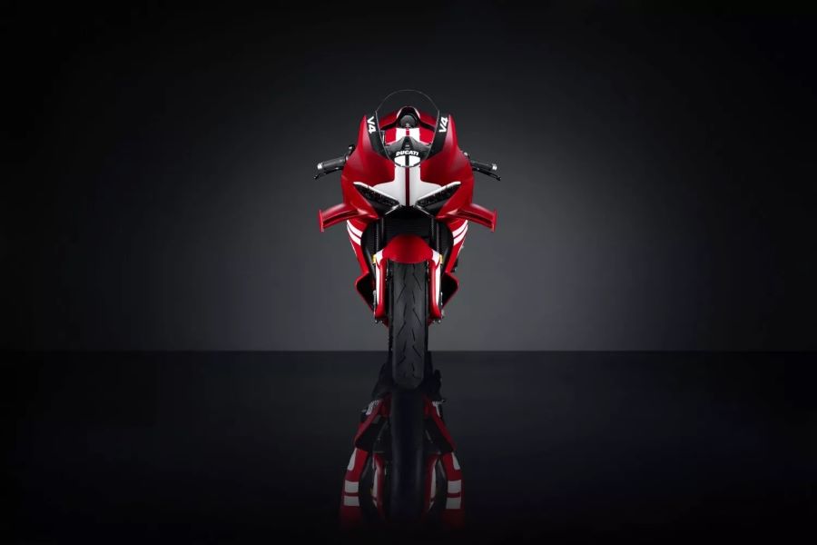 Superleggera V4 Centenario: cuando la calle deja de ser límite vista frontal de una moto Ducati Superleggera V4 Centenario