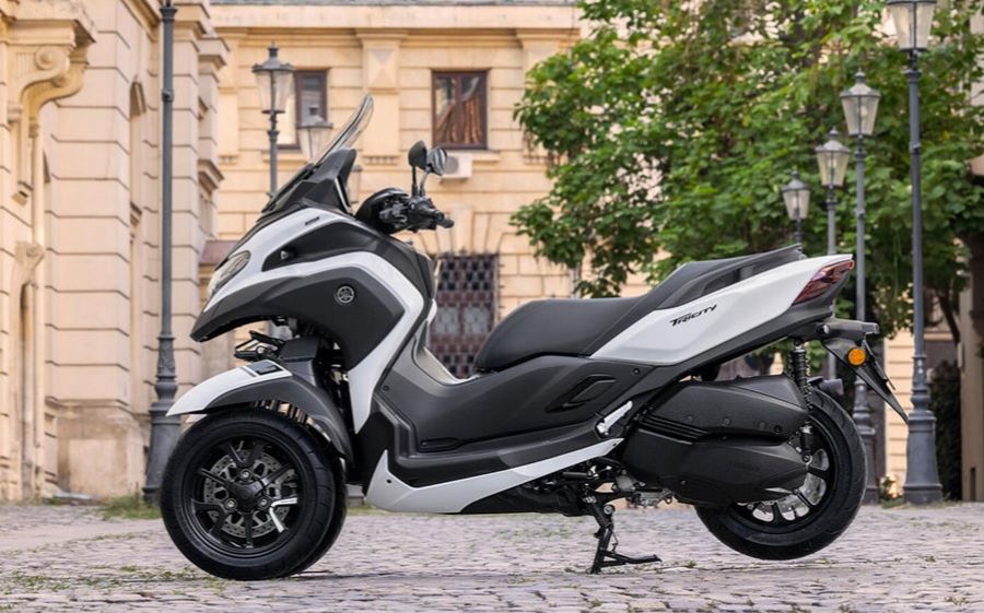 Yamaha Tricity 300 Airbag: seguridad inédita en scooters Lateral izquierdo de una Yamaha Tricity 300 Airbag