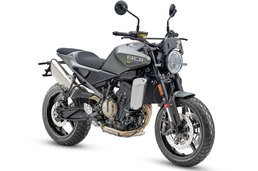 lateral derecho de una moto Husqvarna Svartpilen 801 SE