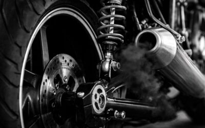 Mi moto saca humo negro | causas, diagnóstico y soluciones
