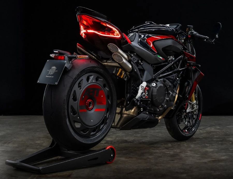 La Brutale 1000 ABT une emoción italiana y obsesión alemana